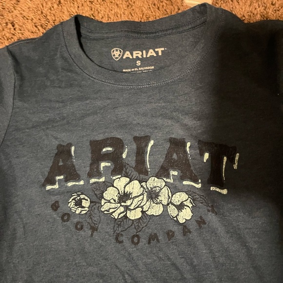 To much clothes already, needing some to sell. - Picture 2 of 2